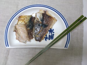 フライパンで焼いた魚。